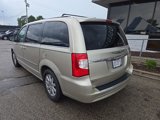 Used 2015 Chrysler Town & Country Touring image 5