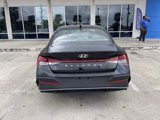 Used 2025 Hyundai Elantra SE w/ Cargo Package image 5