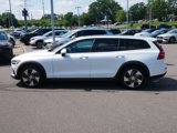 Used 2020 Volvo V60 T5 Cross Country image 4