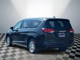 Used 2023 Chrysler Voyager LX image 4
