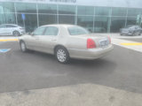 Used 2011 Lincoln Town Car Signature Limited image 4