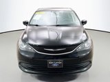 Used 2017 Chrysler Pacifica LX image 2