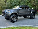 Used 2016 Toyota Tacoma TRD Sport image 4