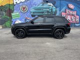 Used 2019 Jeep Grand Cherokee Laredo image 2