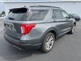 Used 2022 Ford Explorer XLT w/ Equipment Group 202A image 5
