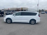 Used 2022 Chrysler Pacifica Touring-L image 3