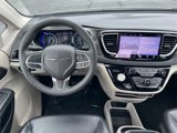 Used 2023 Chrysler Pacifica Touring-L image 4