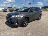 Used 2017 Toyota Highlander LE image 4