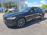 Certified 2022 Volvo S60 B5 Momentum w/ Premium Package image 3