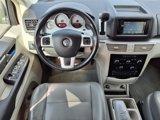Used 2014 Volkswagen Routan SE image 5