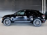 Certified 2025 Porsche Macan image 2