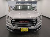 Used 2022 GMC Terrain SLT image 2