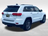 Used 2017 Jeep Grand Cherokee Limited image 3