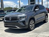Used 2022 Volkswagen Taos SE image 2