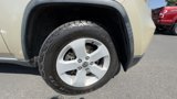 Used 2011 Jeep Grand Cherokee Laredo image 4