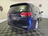 Used 2017 Chrysler Pacifica Touring-L Plus w/ Tire & Wheel Group image 4