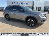 Used 2020 Nissan Pathfinder SL image 2