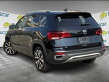 Used 2022 Volkswagen Taos SE w/ Panoramic Sunroof Package image 4