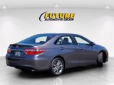 Used 2017 Toyota Camry SE image 4