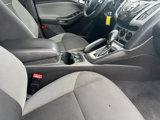 Used 2013 Ford Focus SE w/ SE Winter Pkg image 6