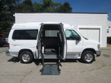 Used 2011 Ford E-150 and Econoline 150 XLT w/ Premium Van Group image 3