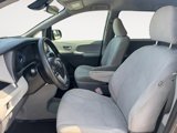 Used 2020 Toyota Sienna L image 2