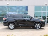 Used 2016 Toyota Highlander LE image 2