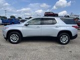Used 2020 Chevrolet Traverse LT image 2