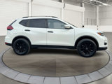 Used 2018 Nissan Rogue SV image 2
