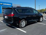 Used 2022 Chrysler Pacifica Touring-L image 3