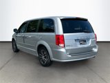 Used 2017 Dodge Grand Caravan SE image 5