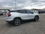 Used 2022 GMC Terrain SLT image 3