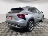 Used 2024 Chevrolet Trax LT w/ Driver Confidence Package image 6