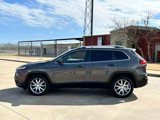 Used 2018 Jeep Cherokee Limited image 2