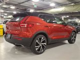 Used 2020 Volvo XC40 T5 R-Design image 4