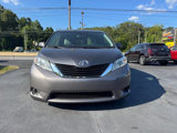 Used 2017 Toyota Sienna LE image 3