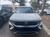 Used 2022 Volkswagen Taos SE image 2