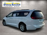 Used 2022 Chrysler Pacifica Touring-L image 3