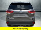 Used 2017 Toyota Highlander LE image 4