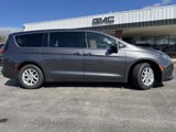 Used 2022 Chrysler Voyager LX image 4