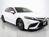 Used 2024 Toyota Camry SE image 3