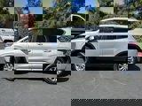 Used 2019 Hyundai Santa Fe SE image 3
