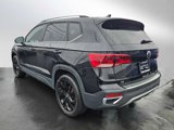 Used 2022 Volkswagen Taos SE w/ Panoramic Sunroof Package image 3