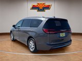 Used 2021 Chrysler Pacifica Touring-L image 6