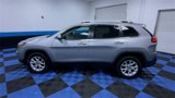 Used 2018 Jeep Cherokee Latitude w/ Cold Weather Group image 5