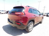 Used 2018 Jeep Cherokee Latitude image 2