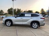 Used 2021 Toyota Highlander LE image 6
