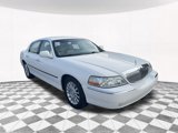 Used 2004 Lincoln Town Car Signature image 3