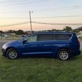 Used 2020 Chrysler Pacifica Touring w/ Advanced Safetytec Group image 4