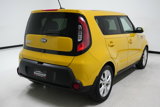 Used 2015 Kia Soul + image 3